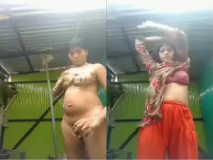 Today Exclusive- Desi Village Bhabhi Bathing Part 2