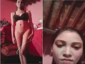 Today Exclusive-Desi Girl Shows her Pussy