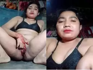 Today Exclusive-Desi Village Bhabhi Fingering Part 1