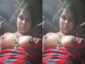 Today Exclusive- Desi Village Girl Shows her Boobs Part 1