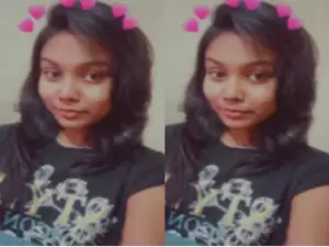 Today Exclusive-Sexy Desi girl Shows her Boobs