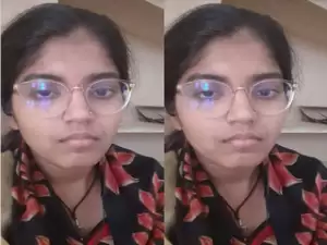 Cute Desi Girl Shows her Boobs