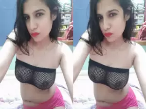 Horny Desi girl Shows her Boobs and Pussy part 1