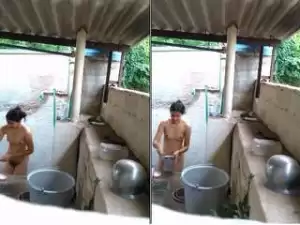 Exclusive- Sexy Desi Girl outdoor Bathing Capture By Hidden Cam