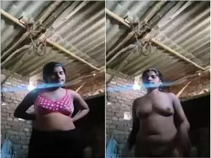 Exclusive- Desi Village Girl Strip Her Cloths and Showing Her Boobs and Pussy