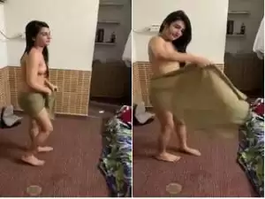 Exclusive- Cute Look Pak Girl Nude Dance