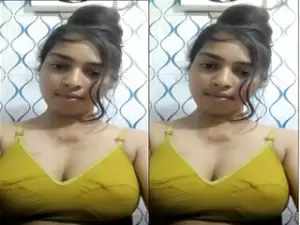 Sexy Desi Girl Bathing