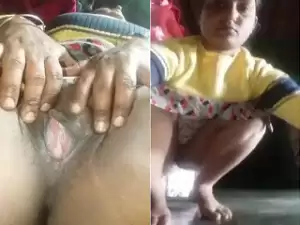 Desi Punjabi Bhabhi Shows Wet Pussy