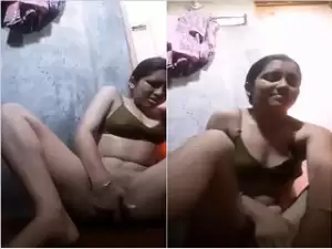 Horny Desi girl Fingering