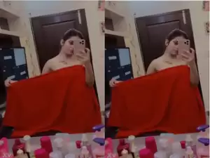 Desi Girl Record Selfie