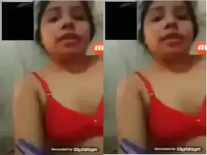 Sexy Desi Girl Shaving Her pussy