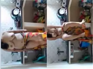 Exclusive-Sexy Desi Bhabhi Showing Her Boobs in Live webcam Show