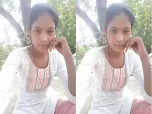 Desi Village  girl Shows Her Boobs and Pussy part 1