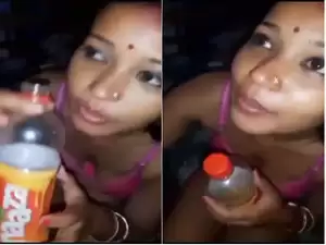 Desi Wife Shows Pussy and Fucked