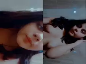 Desi Girl Shows big Boobs