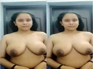Cute Desi Girl Shows her Big Boobs