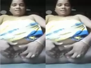 Desi Bhabhi Fingering