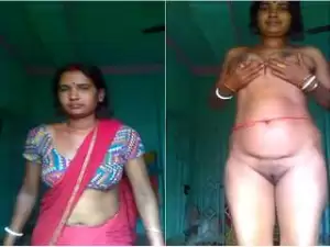 Exclusive- Desi Boudi Strip Her Saree And Showing Her Boobs and Pussy