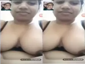 Sexy Desi Girl Shows Her Big Boobs