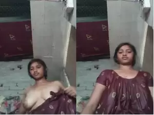 Sexy Desi Girl Shows boobs