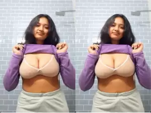 Sexy Desi Girl Shows Nude Body and Ridding Part 2