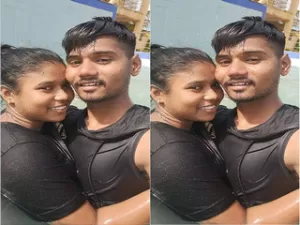 Sexy Desi Girl Shows her Boobs Part 6