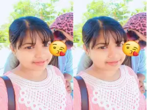 Sexy Desi Girl Shows her Boobs Part 3