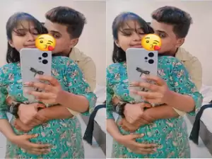 Sexy Desi Girl Shows her Boobs Part 1