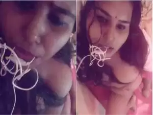 Exclusive- Super Cute Girl Showing Her Boobs on Video Call