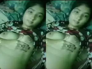 Desi Girl Play With Boobs