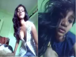 Exclusive- Cute Desi Girl Bathing on video Call
