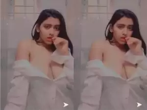 Sexy Desi Girl Shows Nude Body and bathing part 2