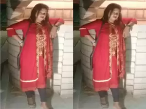 Desi Girl Shows Boobs and pussy For Lover