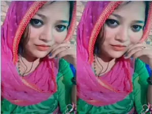 Cute Desi Girl Shows Boobs