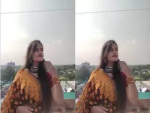 Sexy Desi Girl Shows her Nude Body
