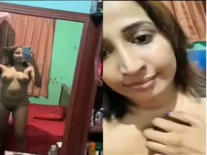 Desi Girl Shows Her Nude Body