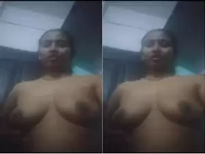 Desi Wife Shows Boobs part 1