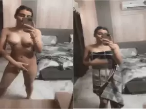 Desi Girl Record Selfie