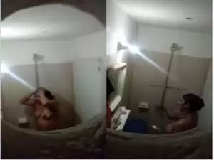 Exclusive- Sexy PAk Bhabhi Bathing Capture By Hidden Cam