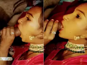 Desi Vlg Bhabhi Sucking