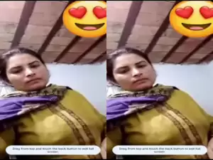 Desi Bhabhi Shows Her Boobs and Pussy