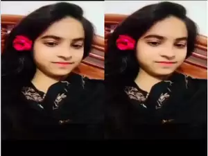 Sexy Desi Girl Shows Her Boobs and Pussy