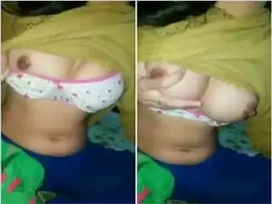 Exclusive- Desi Girl Showing her Boobs