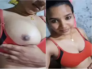 Desi Mallu Girl Shows Boobs and pussy Part 1