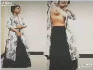 Today Exclusive- Crazy Desi Girl Showing Her Boobs On tiktok Video