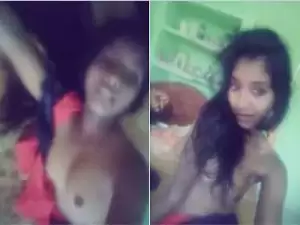 Exclusive- Cute look Desi Girl Showing her Boobs and Pussy