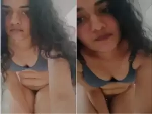 Desi Girl Shows her Ass and Pussy