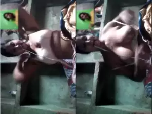desi Girl Showing Boobs