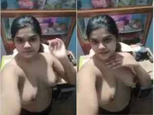 Exclusive- Desi Girl Showing her Boobs Part2