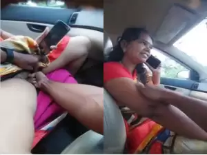 Desi Tamil Bhabhi Pussy Fingering